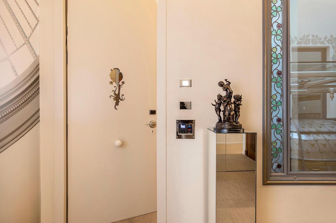 El Palauet Royal Suites Barcellona Esterno foto